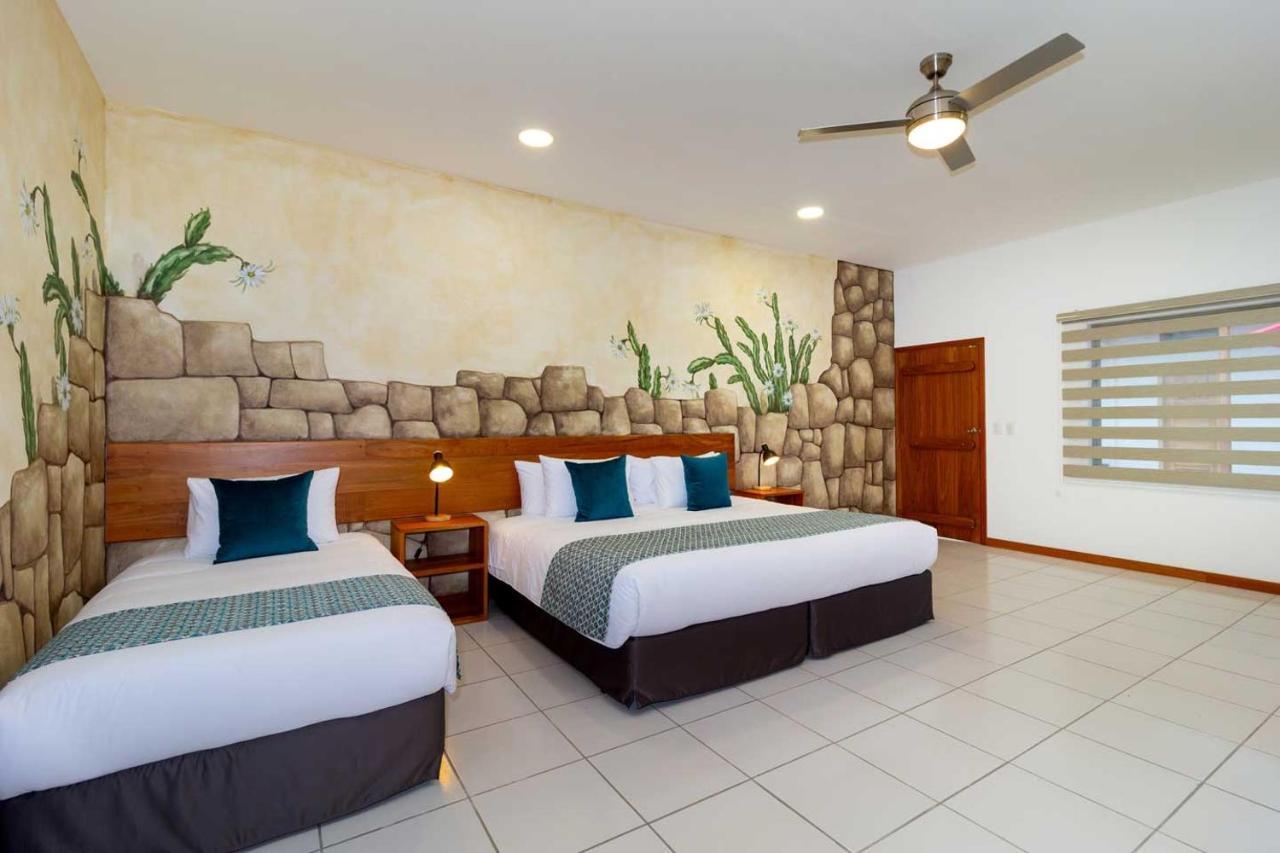 Plaza Luna Suites Puerto Ayora  Buitenkant foto