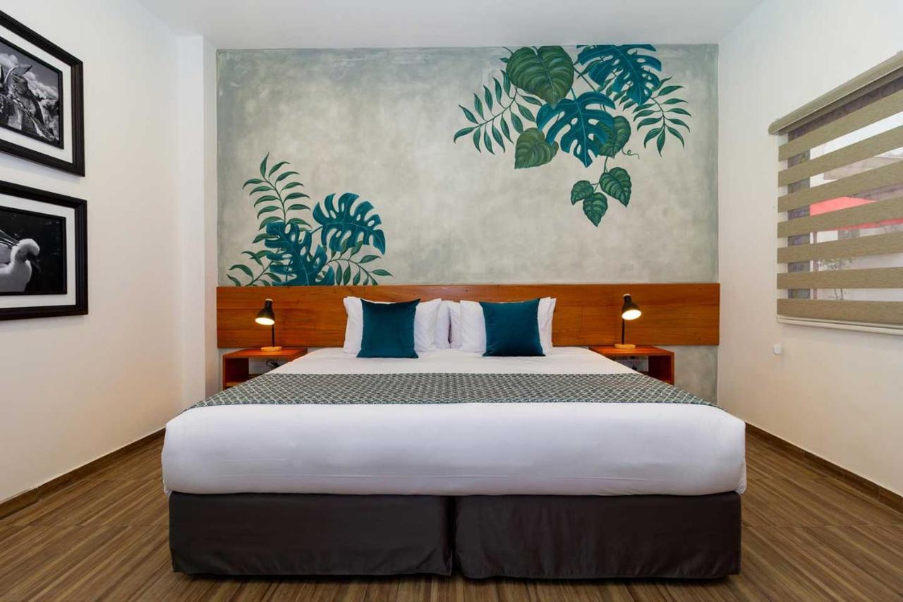 Plaza Luna Suites Puerto Ayora  Buitenkant foto