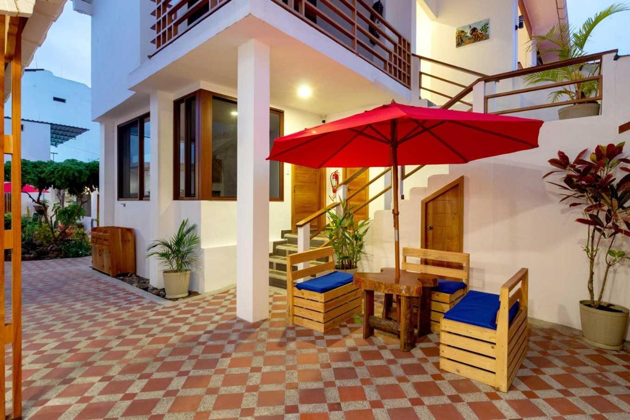 Plaza Luna Suites Puerto Ayora  Buitenkant foto