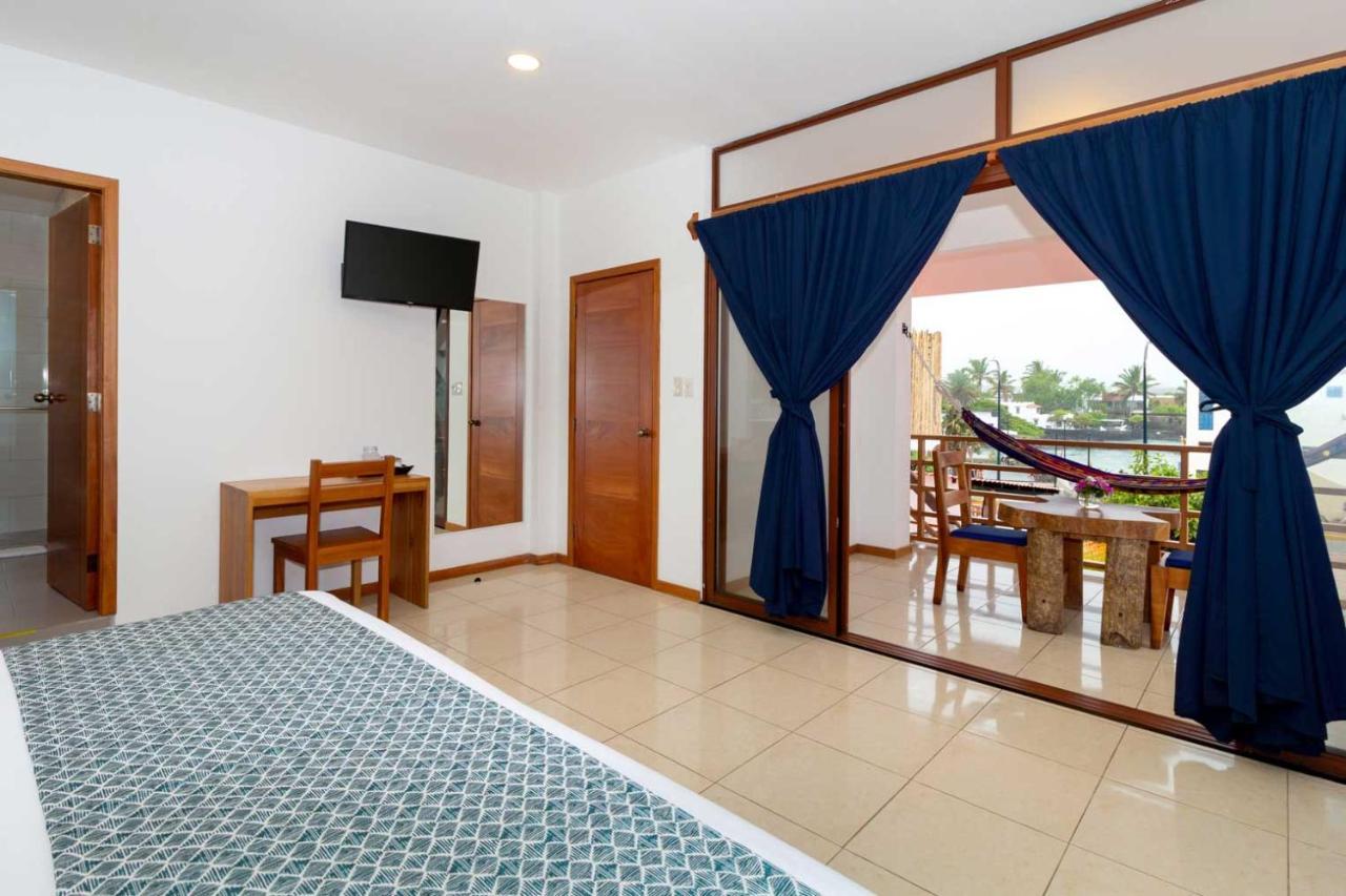 Plaza Luna Suites Puerto Ayora  Buitenkant foto