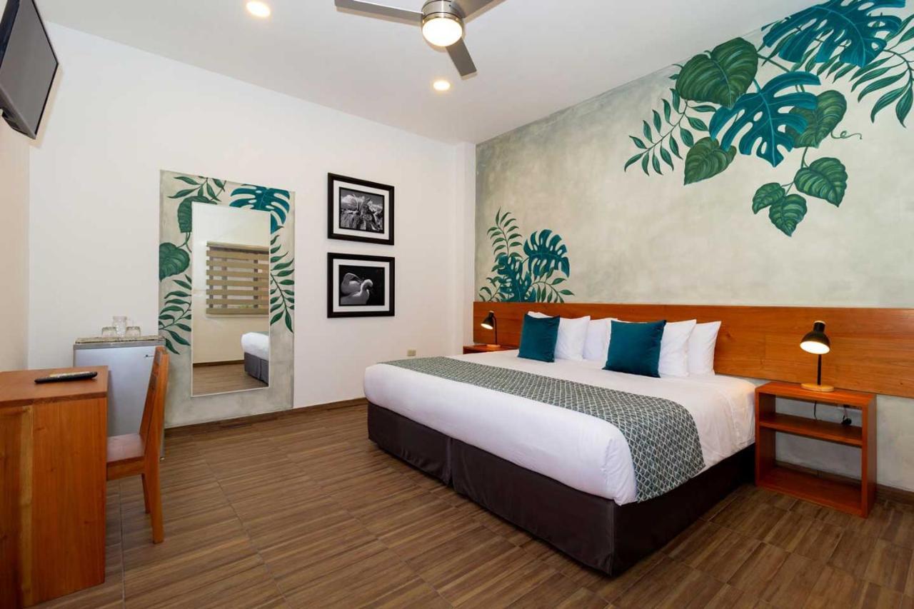 Plaza Luna Suites Puerto Ayora  Buitenkant foto