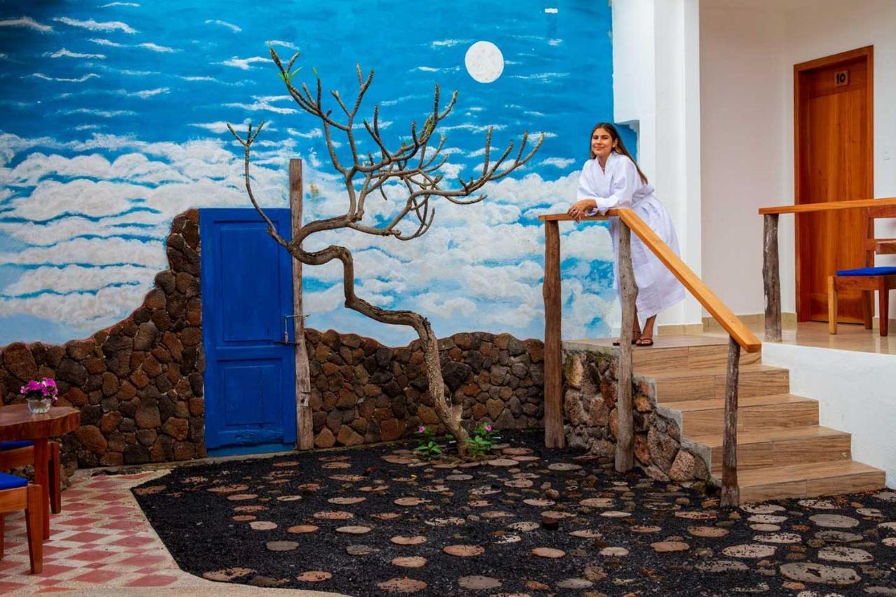 Plaza Luna Suites Puerto Ayora  Buitenkant foto