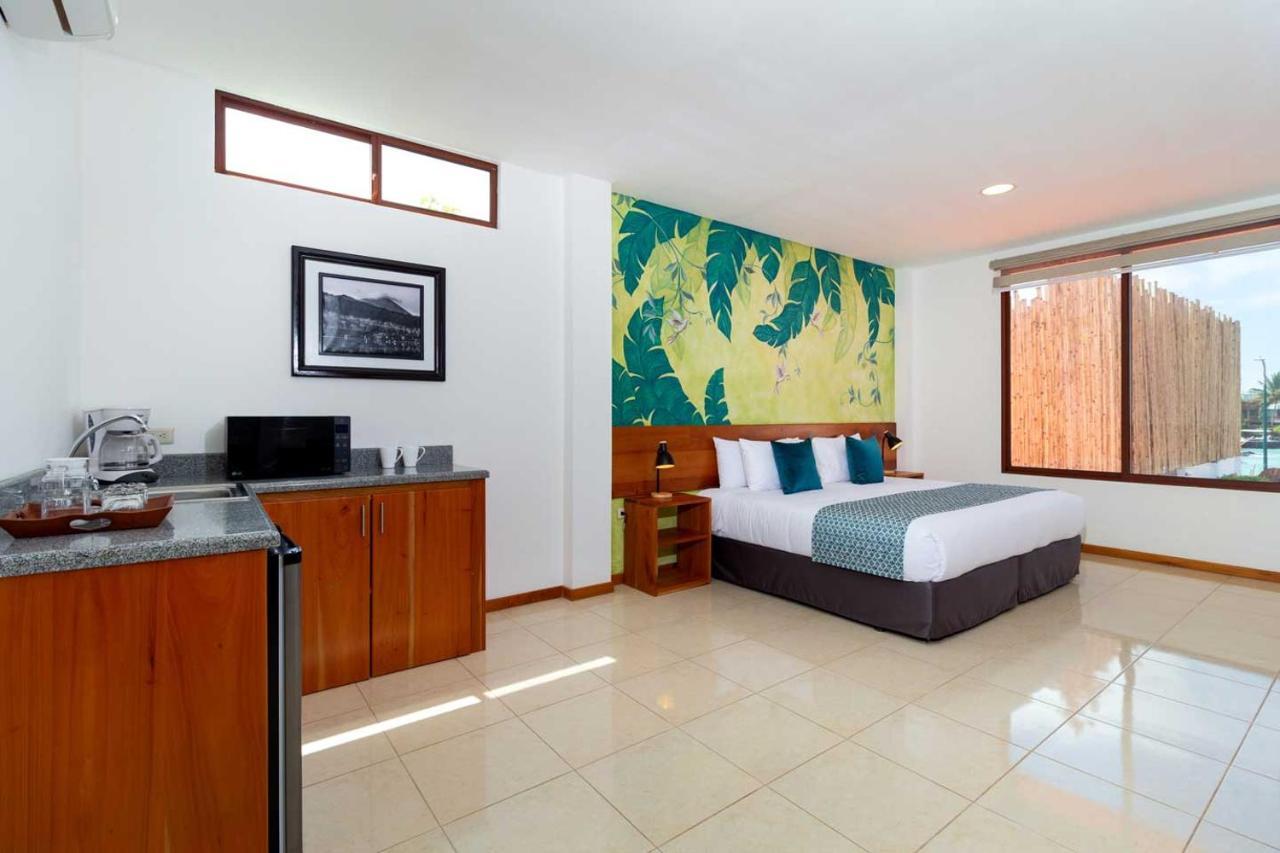 Plaza Luna Suites Puerto Ayora  Buitenkant foto