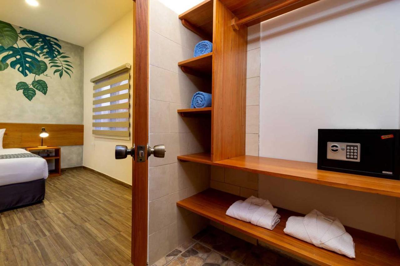 Plaza Luna Suites Puerto Ayora  Buitenkant foto